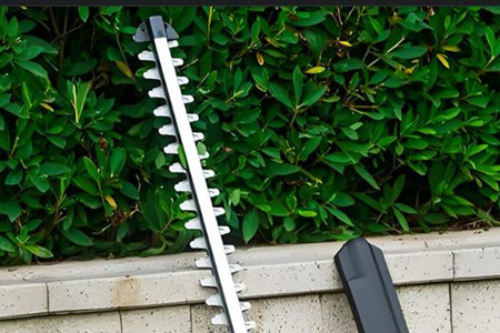 電動綠籬機刀片技術(shù)參數(shù)怎么選擇?