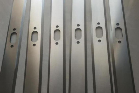 草坪機(jī)刀片怎么磨鋒利？六個步驟需掌握！